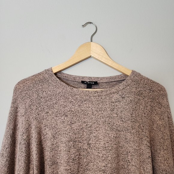 A. Byer Heather Blush color 3/4 length bell sleeve top Size Large - Picture 5 of 8